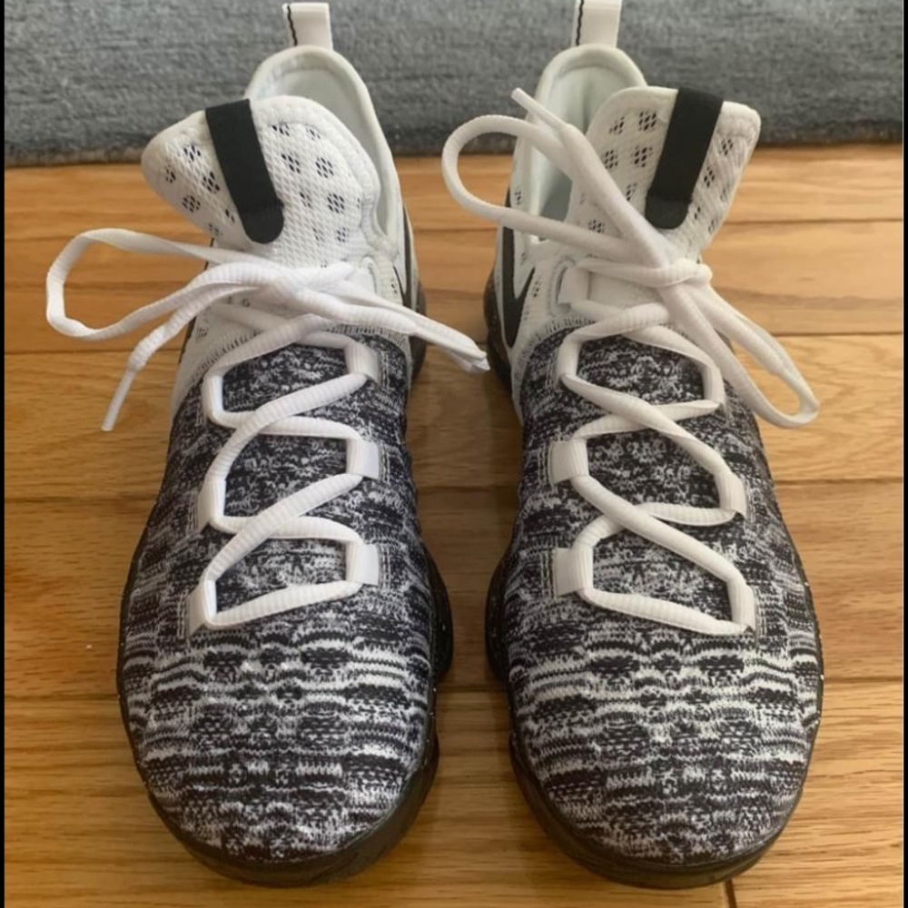 KD9 sneakers